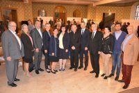 von links: Dr. Ariel Muzicant (Sammlung Muzicant, Leihgeber) Mag. Martina Höllbacher, Leiterin der Abteilung Wissenschaft des Landes NÖ Mag. Martin Grüneis, Stellv. Leiter der Abt. Kunst und Kultur des Landes NÖ Mag. Barbara Weitgruber, Sektionsleiterin am BM für Bildung, Wissenschaft und Forschung Dr. Martha Keil, Direktorin des Instituts für jüdische Geschichte Österreichs Mag. Ingrid Heihs, Stadträtin St. Pölten DDr. Klaus Küng, Diözesanbischof St. Pölten Mag. Klaus Otzelberger, Stadtrat St. Pölten Mag. Raimund Fastenbauer, Generalsekretär der Israelitischen Kultusgemeinde (IKG) Wien Mirsada Zupani, Gemeinderätin St. Pölten Ali Firat, Gemeinderat St. Pölten Dr. Hans Morgenstern, St. Pölten von links: Dr. Ariel Muzicant (Sammlung Muzicant, Leihgeber) Mag. Martina Höllbacher, Leiterin der Abteilung Wissenschaft des Landes NÖ Mag. Martin Grüneis, Stellv. Leiter der Abt. Kunst und Kultur des Landes NÖ Mag. Barbara Weitgruber, Sektionsleiterin am BM für Bildung, Wissenschaft und Forschung Dr. Martha Keil, Direktorin des Instituts für jüdische Geschichte Österreichs Mag. Ingrid Heihs, Stadträtin St. Pölten DDr. Klaus Küng, Diözesanbischof St. Pölten Mag. Klaus Otzelberger, Stadtrat St. Pölten Mag. Raimund Fastenbauer, Generalsekretär der Israelitischen Kultusgemeinde (IKG) Wien Mirsada Zupani, Gemeinderätin St. Pölten Ali Firat, Gemeinderat St. Pölten Dr. Hans Morgenstern, St. Pölten